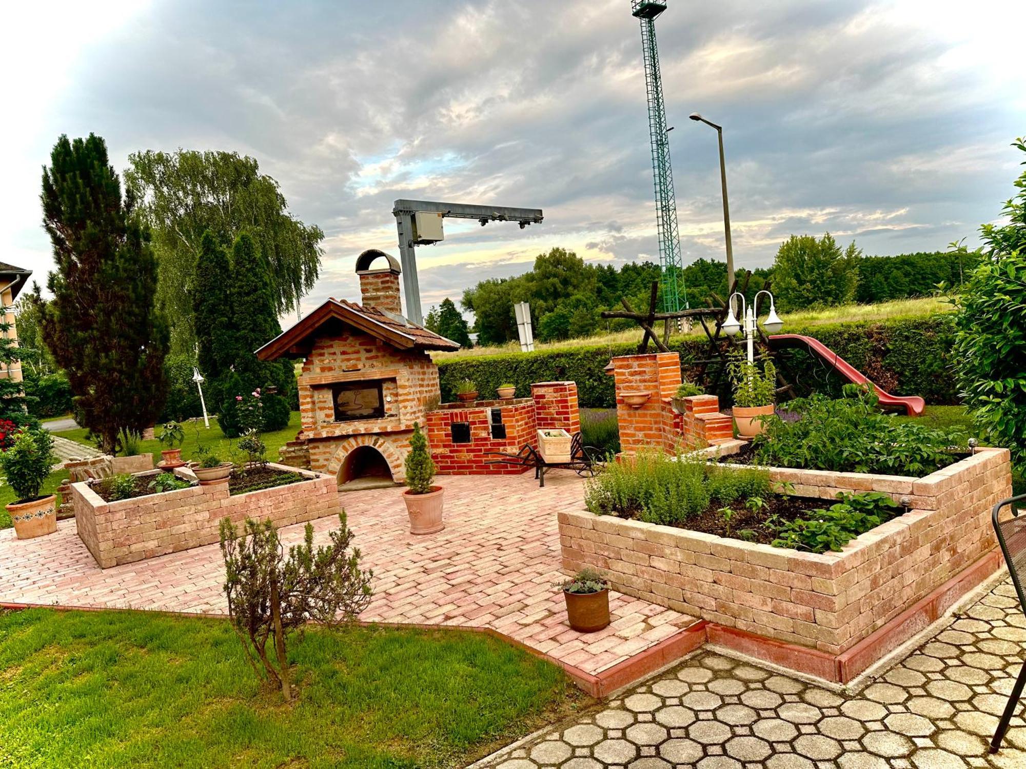 Hotel Zeta Lenti Exterior foto